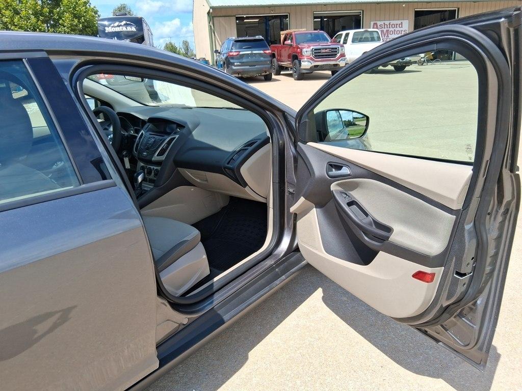 Ford Focus 4dr Sdn SE 2014