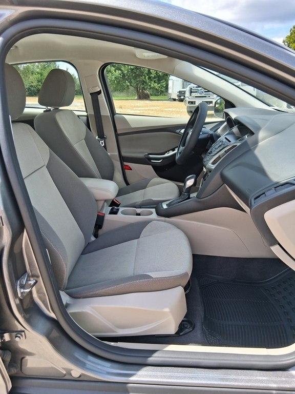 Ford Focus 4dr Sdn SE 2014