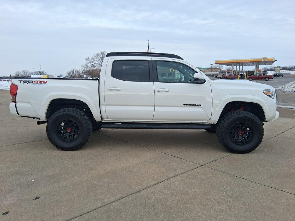 Toyota Tacoma 4WD Double Cab V6 MT TRD Off Road (Natl) 2016