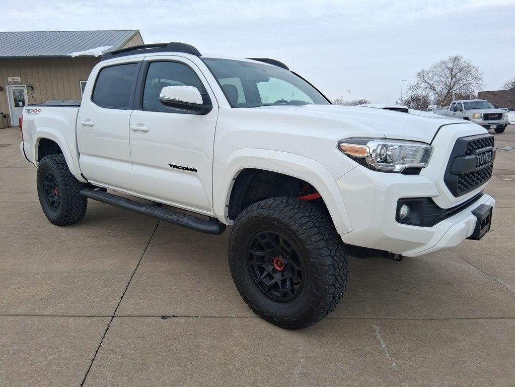 Toyota Tacoma 4WD Double Cab V6 MT TRD Off Road (Natl) 2016
