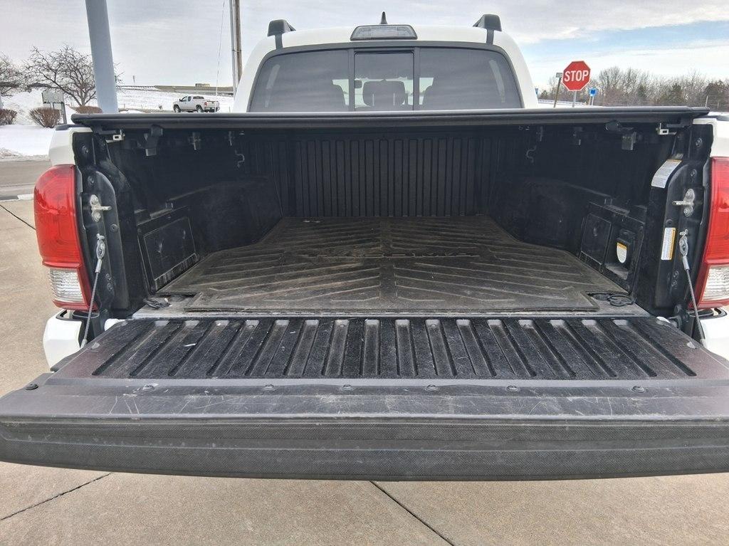 Toyota Tacoma 4WD Double Cab V6 MT TRD Off Road (Natl) 2016