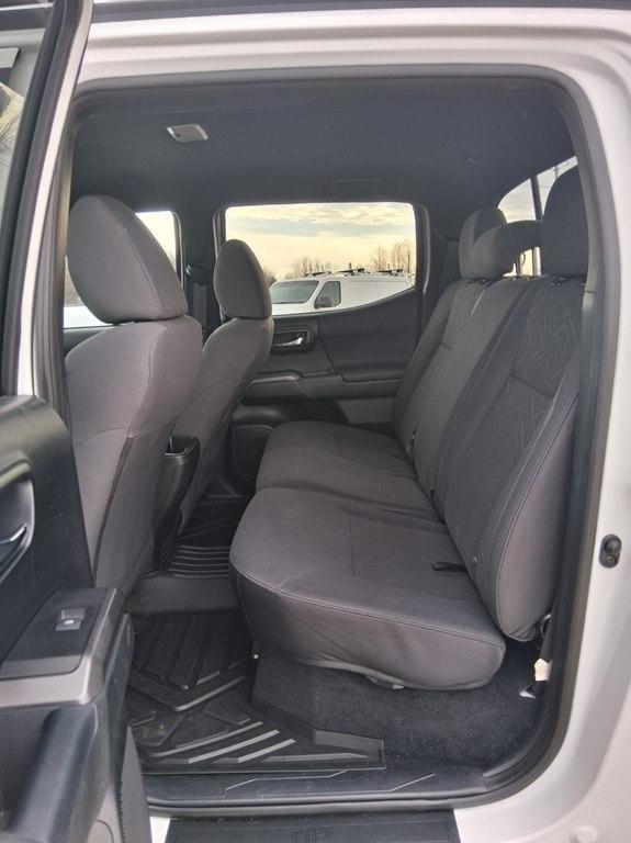 Toyota Tacoma 4WD Double Cab V6 MT TRD Off Road (Natl) 2016