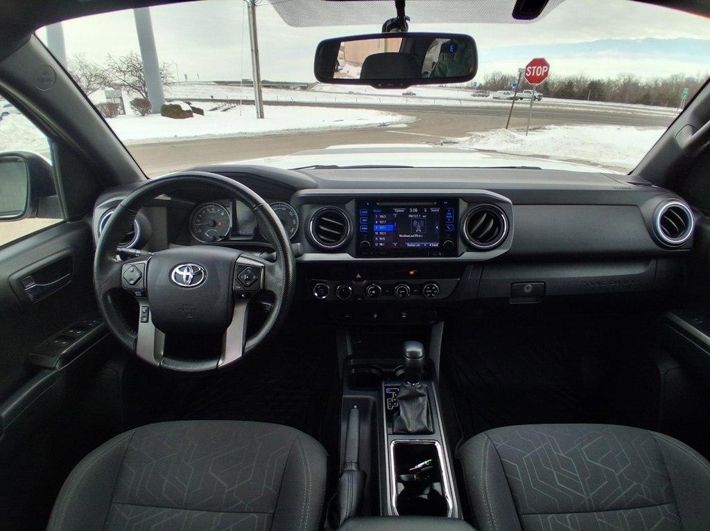 Toyota Tacoma 4WD Double Cab V6 MT TRD Off Road (Natl) 2016