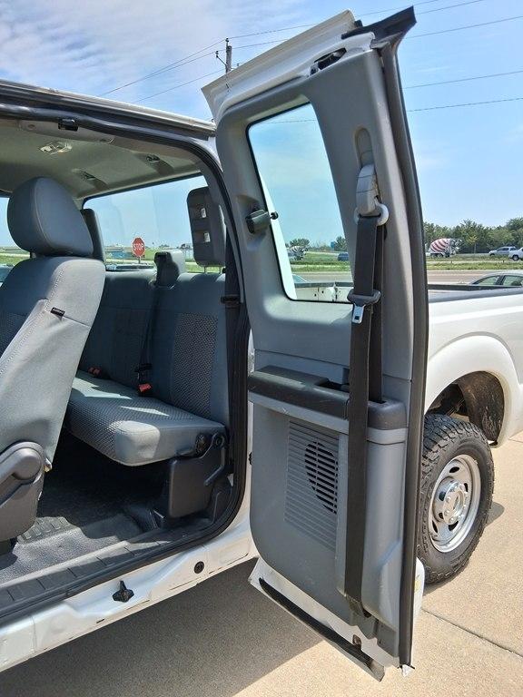 Ford Super Duty F-250 SRW 4WD SuperCab 142" Lariat 2016