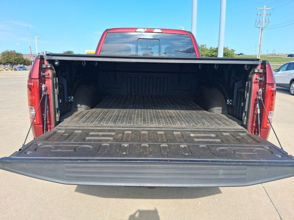 Ford F-150 4WD SuperCab 163" Lariat w/HD Payload Pkg 2015