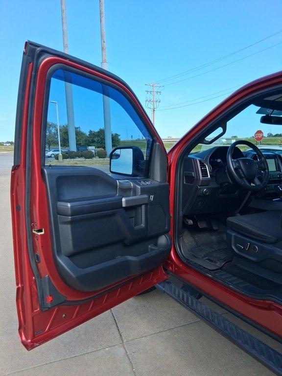 Ford F-150 4WD SuperCab 163" Lariat w/HD Payload Pkg 2015