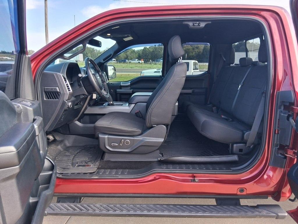 Ford F-150 4WD SuperCab 163" Lariat w/HD Payload Pkg 2015