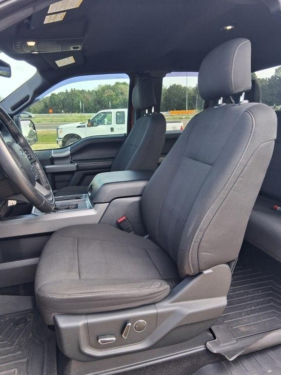 Ford F-150 4WD SuperCab 163" Lariat w/HD Payload Pkg 2015