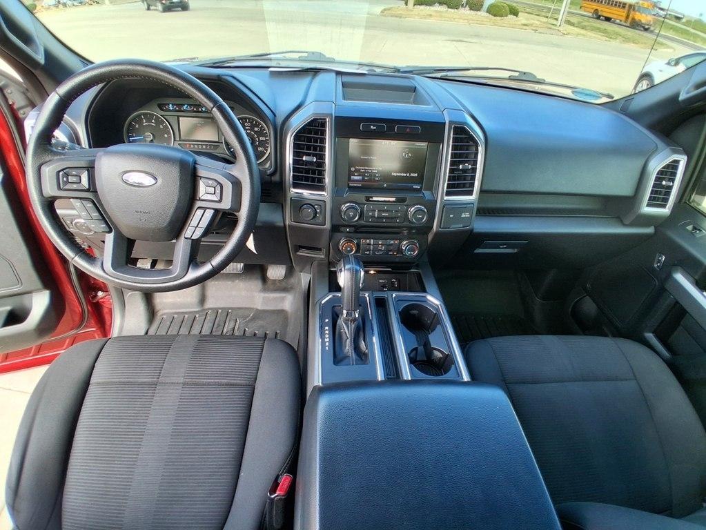 Ford F-150 4WD SuperCab 163" Lariat w/HD Payload Pkg 2015