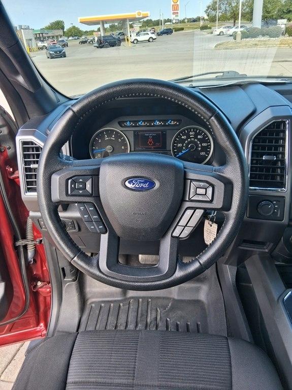 Ford F-150 4WD SuperCab 163" Lariat w/HD Payload Pkg 2015