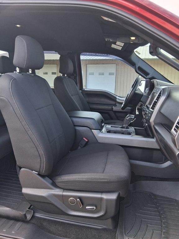 Ford F-150 4WD SuperCab 163" Lariat w/HD Payload Pkg 2015