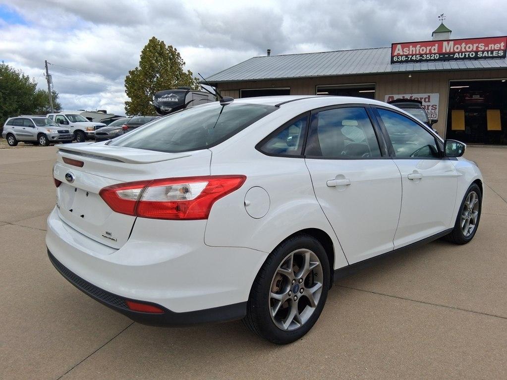 Ford Focus 4dr Sdn SE 2013