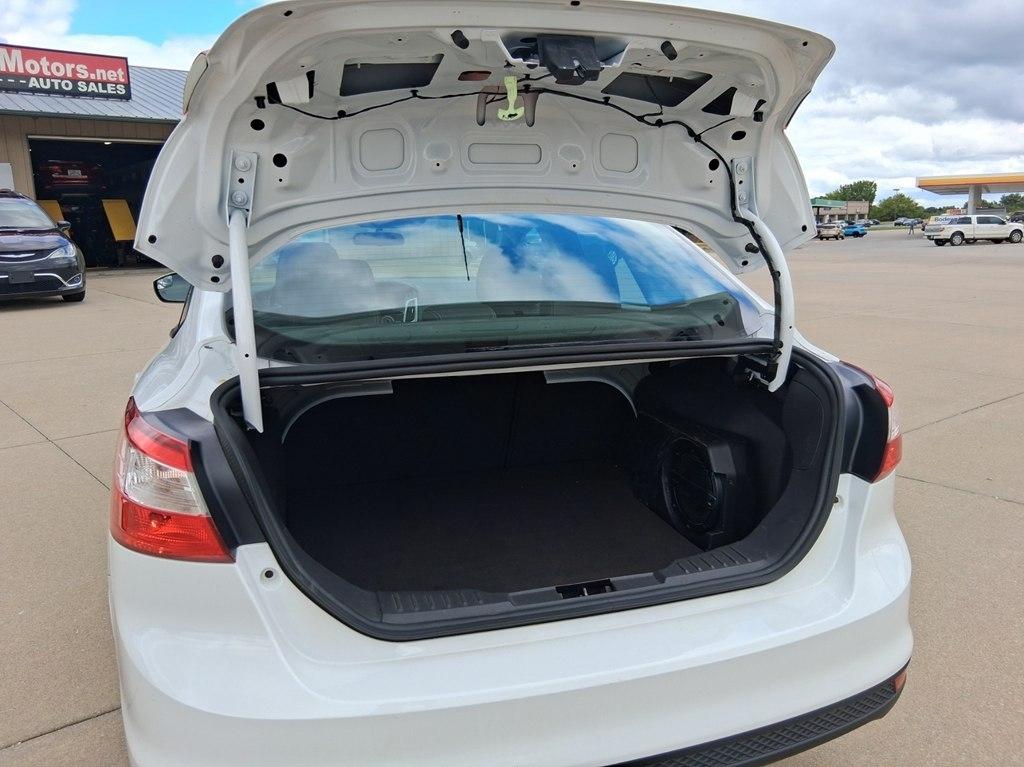 Ford Focus 4dr Sdn SE 2013