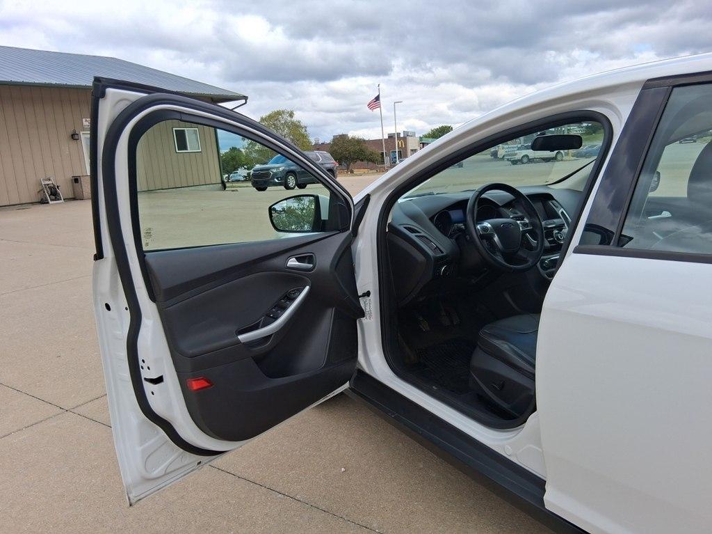 Ford Focus 4dr Sdn SE 2013