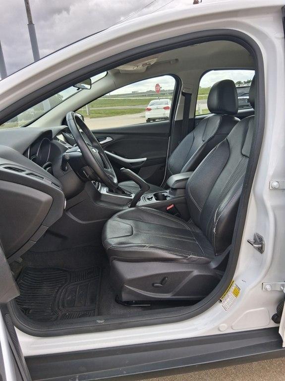 Ford Focus 4dr Sdn SE 2013