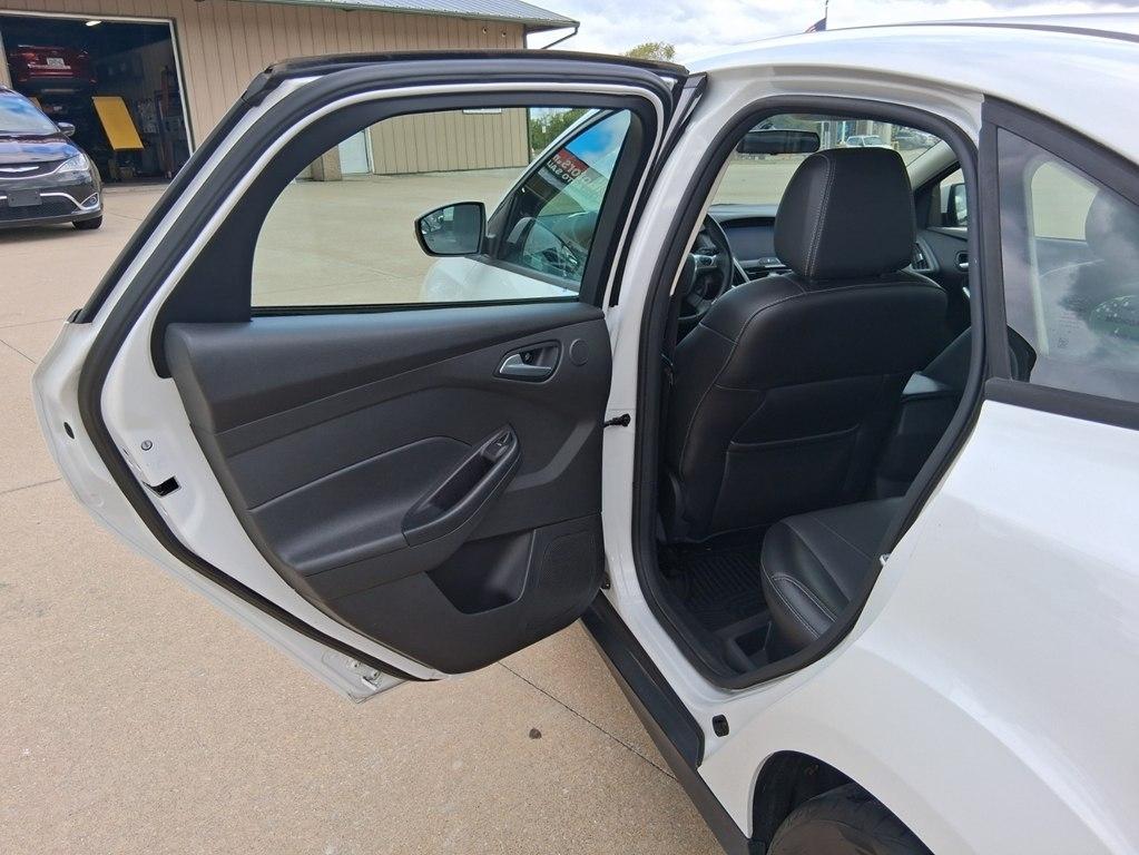 Ford Focus 4dr Sdn SE 2013