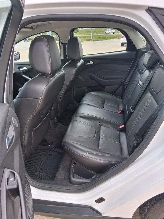 Ford Focus 4dr Sdn SE 2013