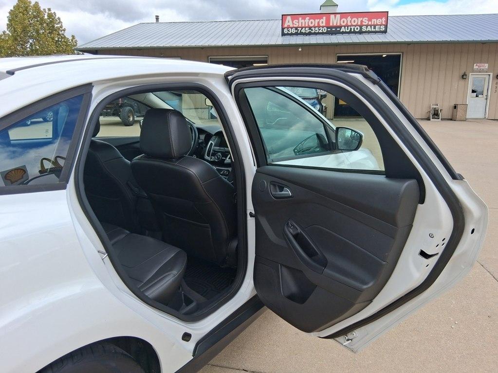 Ford Focus 4dr Sdn SE 2013