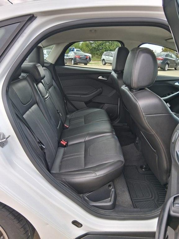 Ford Focus 4dr Sdn SE 2013