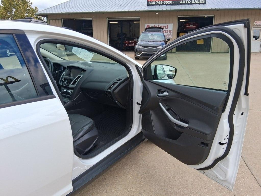 Ford Focus 4dr Sdn SE 2013