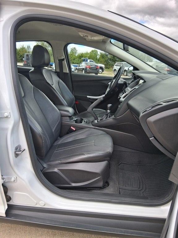 Ford Focus 4dr Sdn SE 2013