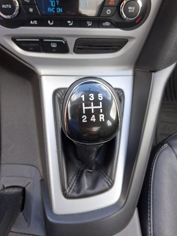 Ford Focus 4dr Sdn SE 2013