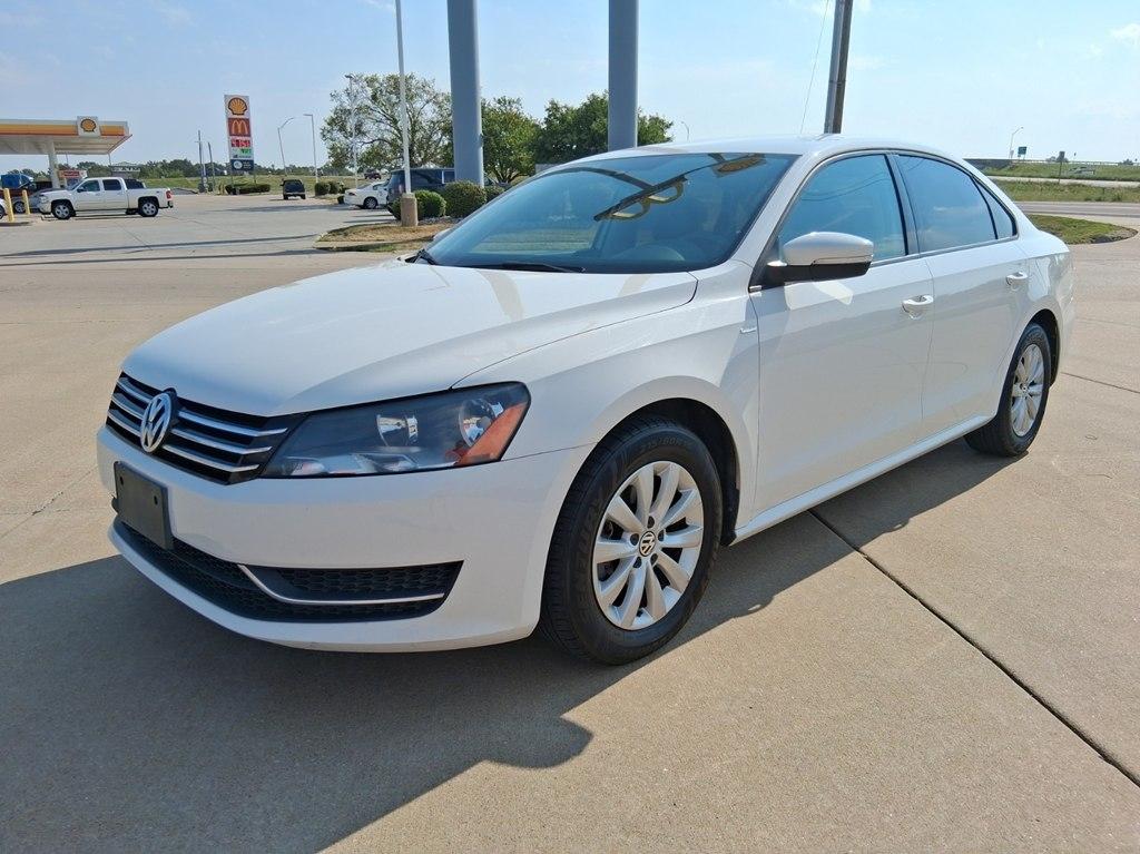 2014 Volkswagen Passat 4dr Sdn 1.8T Auto S PZEV
