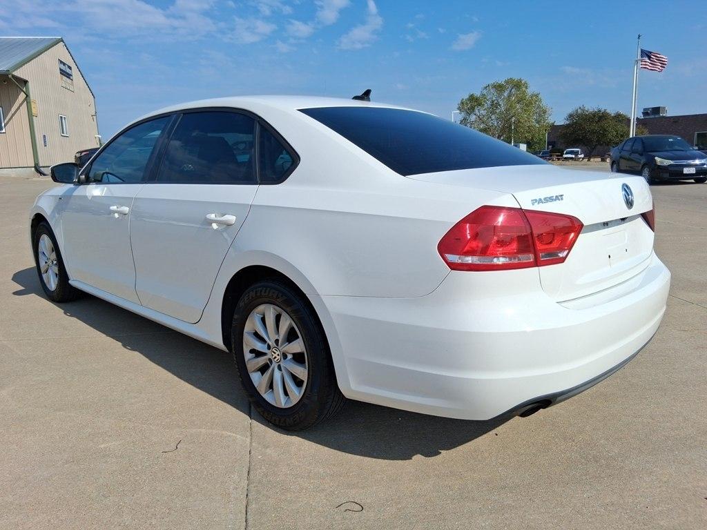 Volkswagen Passat 4dr Sdn 1.8T Auto Wolfsburg Ed PZEV 2014