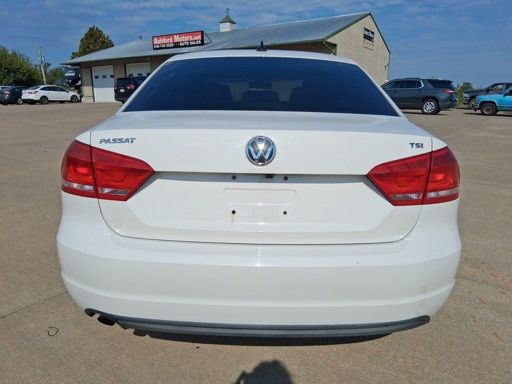 Volkswagen Passat 4dr Sdn 1.8T Auto Wolfsburg Ed PZEV 2014