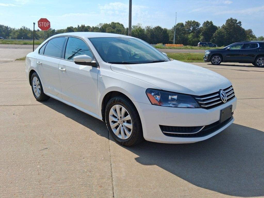Volkswagen Passat 4dr Sdn 1.8T Auto Wolfsburg Ed PZEV 2014