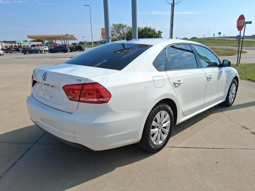Volkswagen Passat 4dr Sdn 1.8T Auto Wolfsburg Ed PZEV 2014