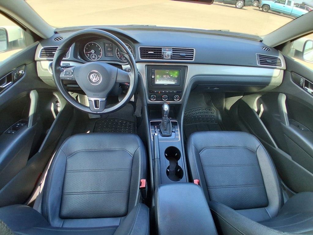 Volkswagen Passat 4dr Sdn 1.8T Auto Wolfsburg Ed PZEV 2014