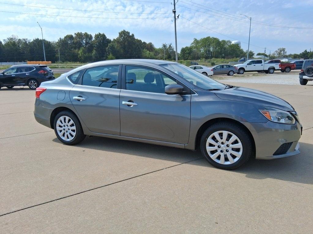 Nissan Sentra 4dr Sdn I4 CVT SV 2016