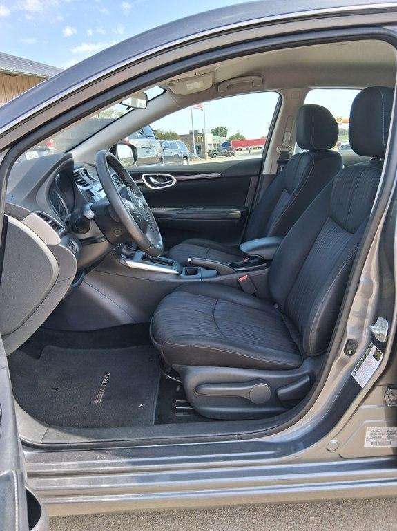 Nissan Sentra 4dr Sdn I4 CVT SV 2016