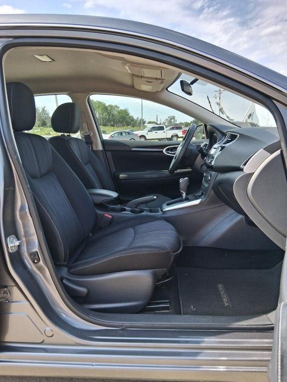 Nissan Sentra 4dr Sdn I4 CVT SV 2016