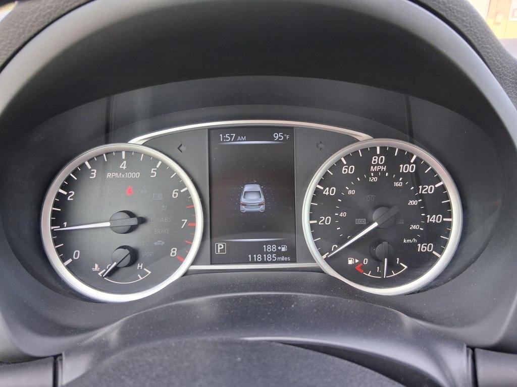 Nissan Sentra 4dr Sdn I4 CVT SV 2016