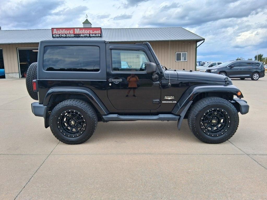 Jeep Wrangler 4WD 2dr Sahara 2015