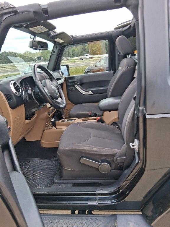 Jeep Wrangler 4WD 2dr Sahara 2015