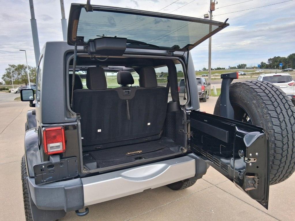 Jeep Wrangler 4WD 2dr Sahara 2015