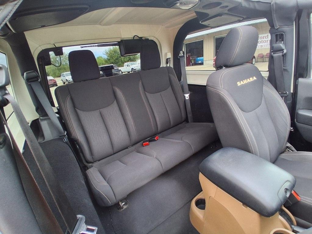 Jeep Wrangler 4WD 2dr Sahara 2015
