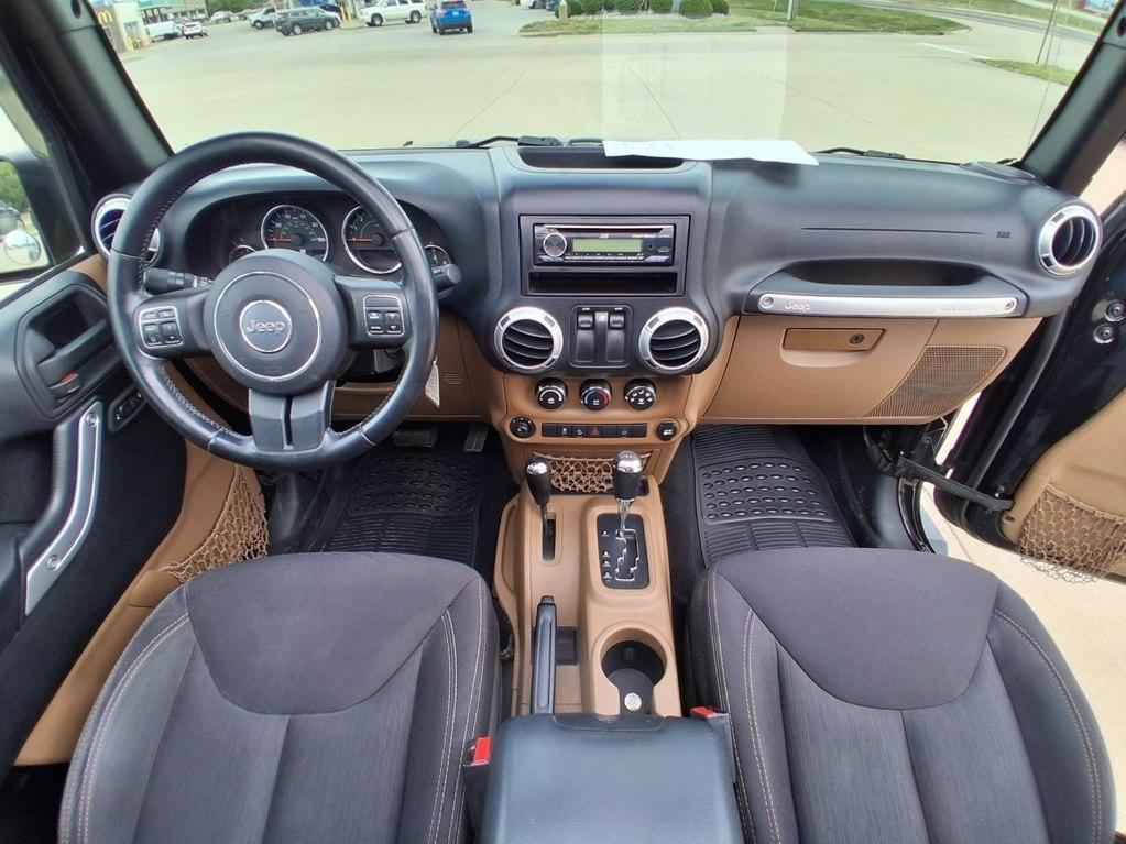Jeep Wrangler 4WD 2dr Sahara 2015