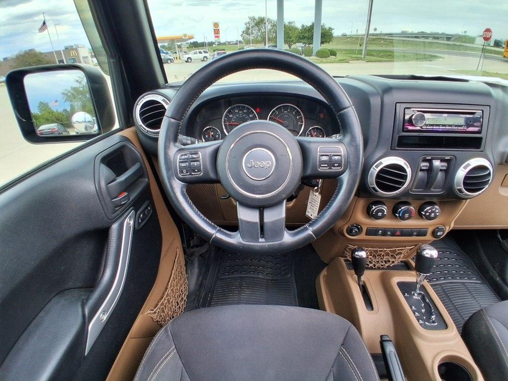 Jeep Wrangler 4WD 2dr Sahara 2015