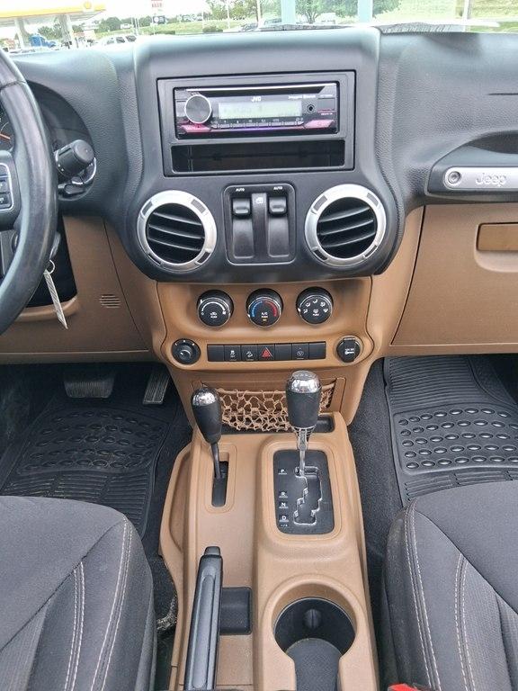 Jeep Wrangler 4WD 2dr Sahara 2015