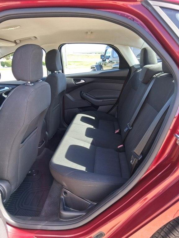 Ford Focus 4dr Sdn SE 2015