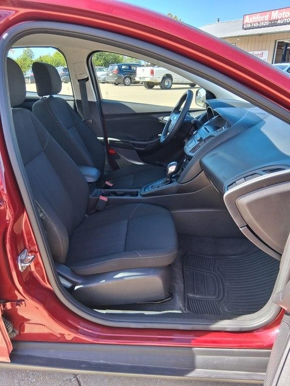 Ford Focus 4dr Sdn SE 2015