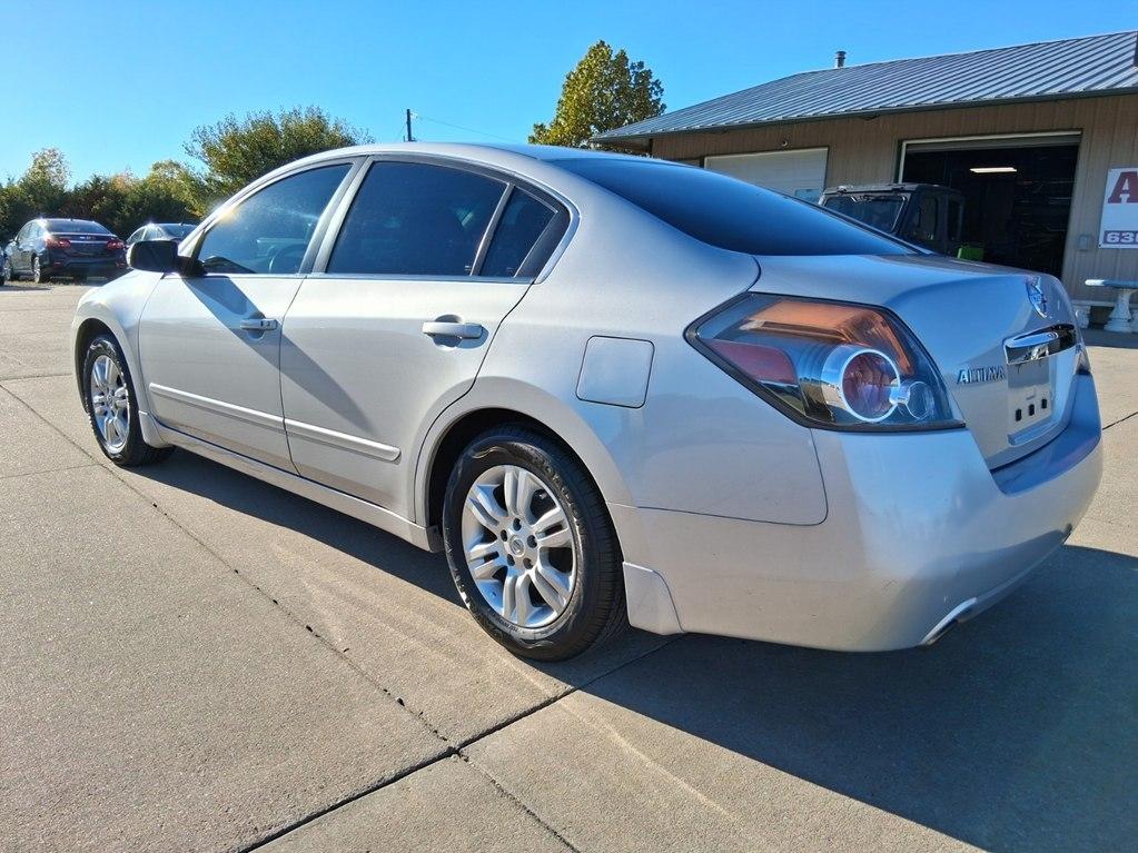 Nissan Altima 4dr Sdn I4 CVT 2.5 S 2012