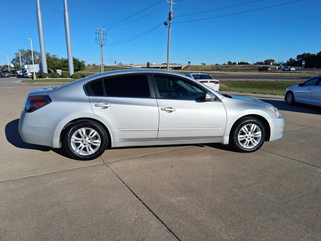 Nissan Altima 4dr Sdn I4 CVT 2.5 S 2012
