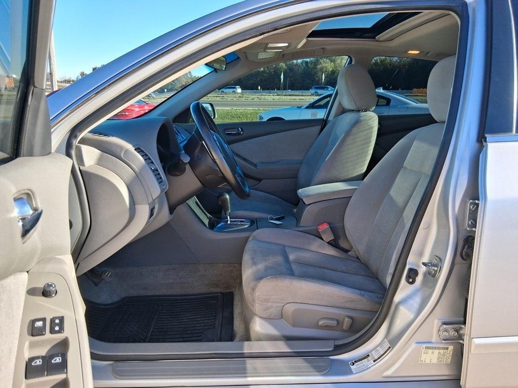 Nissan Altima 4dr Sdn I4 CVT 2.5 S 2012