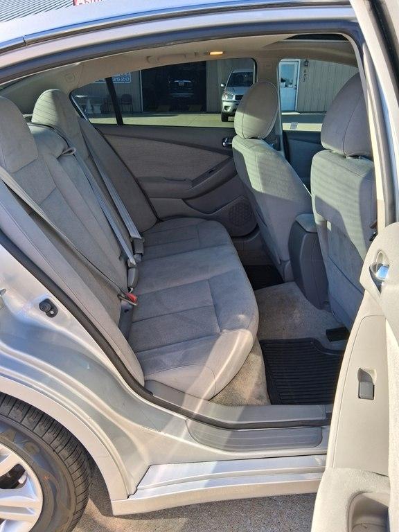 Nissan Altima 4dr Sdn I4 CVT 2.5 S 2012