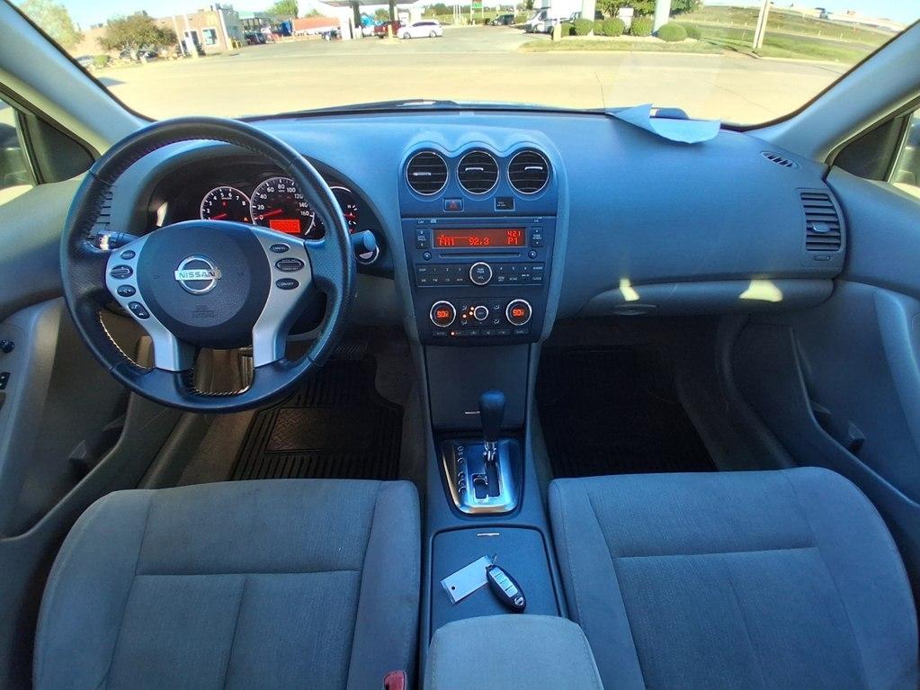 Nissan Altima 4dr Sdn I4 CVT 2.5 S 2012